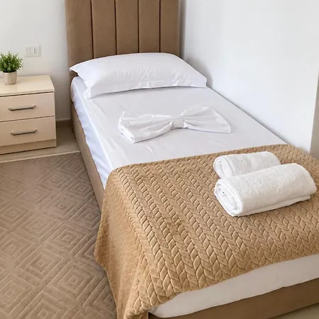 Ea Apartament *