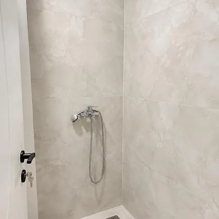 Apartament Ea Golem (Tirana)